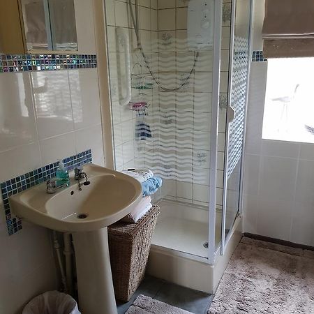 カイル・オブ・ロカルシュ Rasa Sayang Bed & Breakfast エクステリア 写真