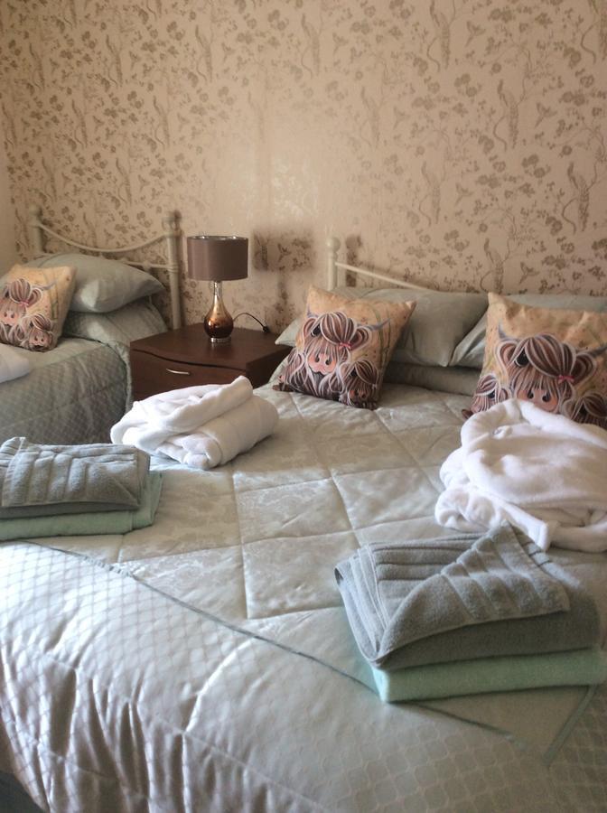 カイル・オブ・ロカルシュ Rasa Sayang Bed & Breakfast エクステリア 写真